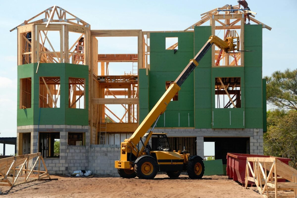 CONSTRUCTION: KNOW ALL YOUR MATERIALS IN SPANISH IN A SNAP!